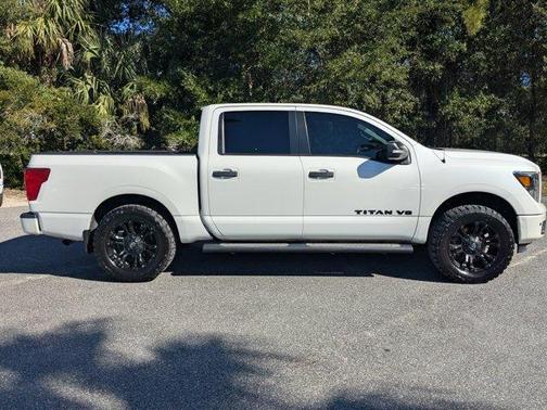 2019 Nissan Titan SV