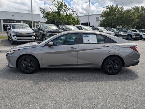 2023 Hyundai ELANTRA SEL