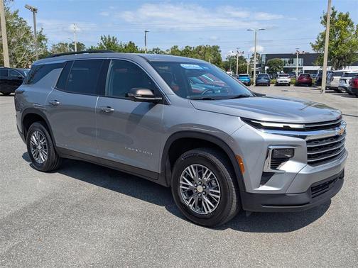 2024 Chevrolet Traverse LT