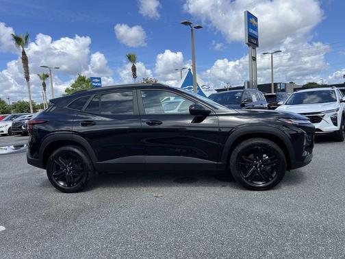 Black 2026 Chevrolet Trax ACTIV
