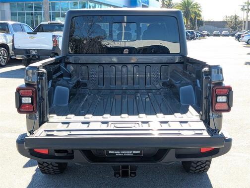 2024 Jeep Gladiator Sport