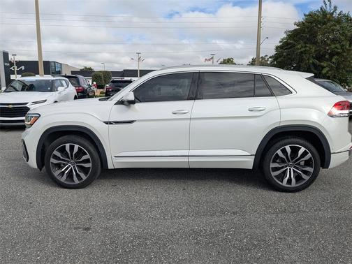 2022 Volkswagen Atlas Cross Sport 3.6L V6 SEL Premium R-Line
