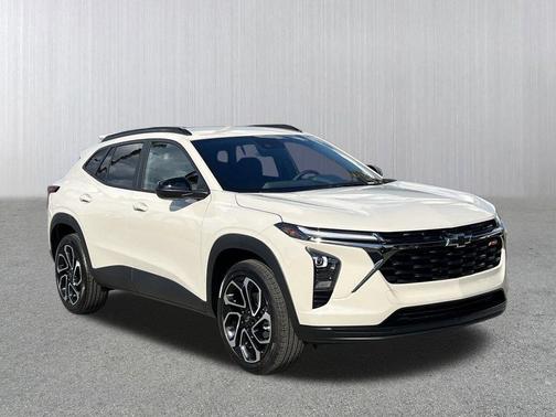 Tan 2026 Chevrolet Trax 2RS