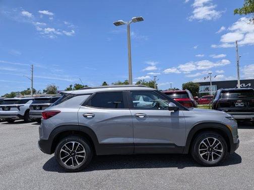 Sterling Gray Metallic 2025 Chevrolet Trailblazer LT