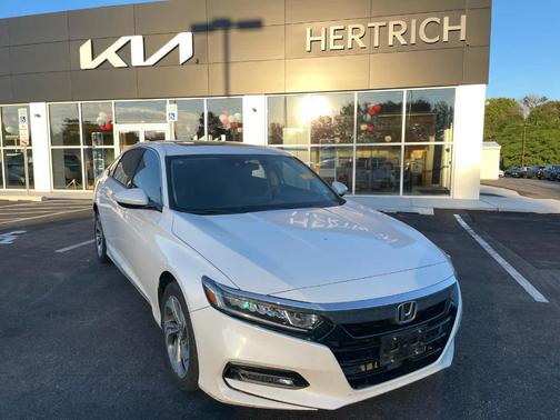 Platinum White Pearl 2019 Honda Accord EX
