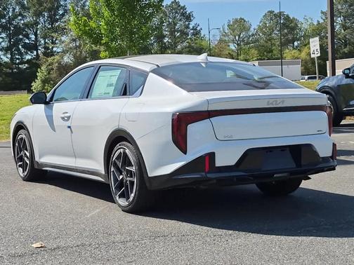 Snow White Pearl 2026 Kia K4 GT-LINE