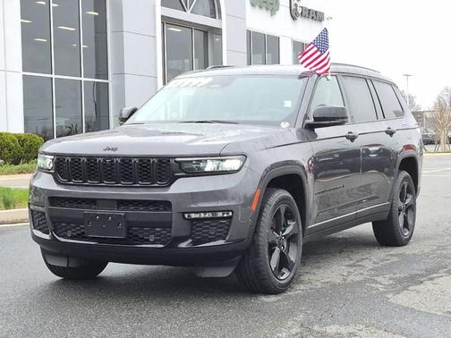 Metallic 2023 Jeep Grand Cherokee L Limited