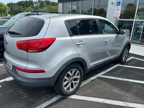 Bright Silver 2016 Kia Sportage LX