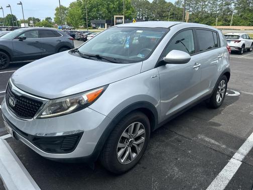 Bright Silver 2016 Kia Sportage LX