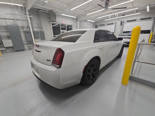 2023 Chrysler 300 Touring