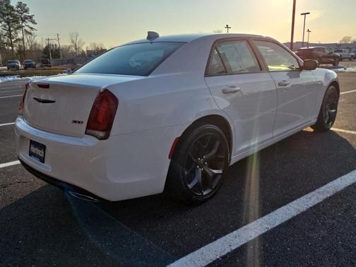 2023 Chrysler 300 Touring