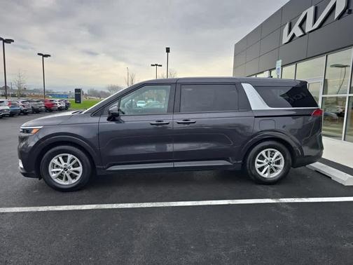2022 Kia Carnival LXS