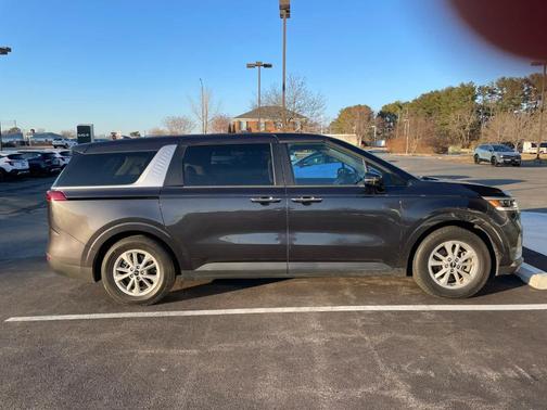 2022 Kia Carnival LXS