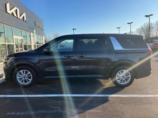 2022 Kia Carnival LXS