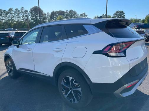 Glacial White Pearl 2023 Kia Sportage EX