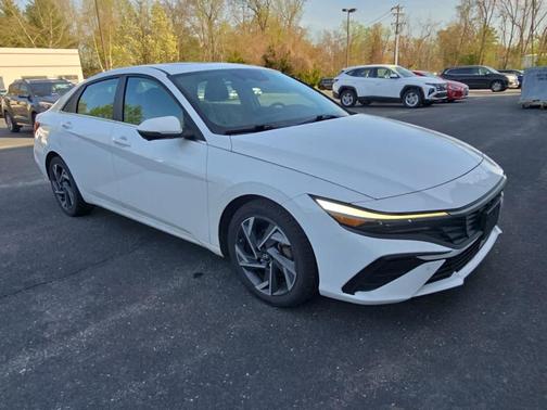 White 2024 Hyundai ELANTRA Limited