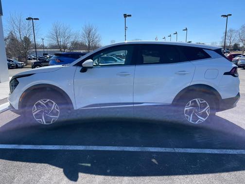 2024 Kia Sportage LX
