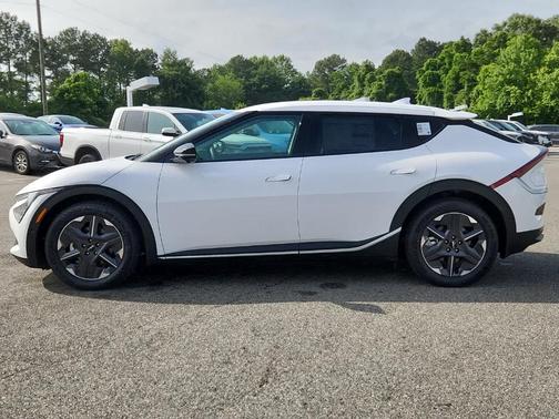 2025 Kia EV6 Light