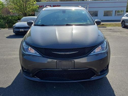 2018 Chrysler Pacifica Touring-L Plus