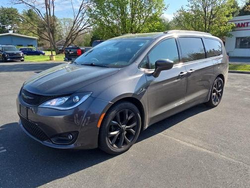 2018 Chrysler Pacifica Touring-L Plus