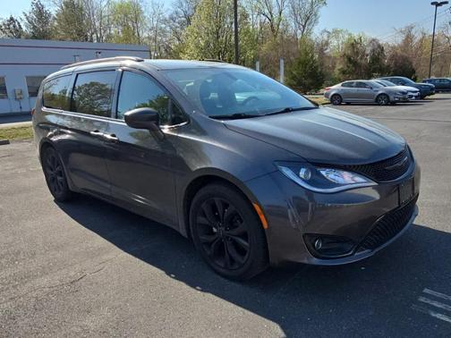 2018 Chrysler Pacifica Touring-L Plus