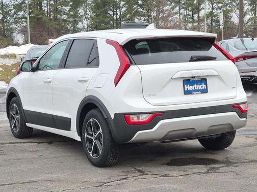 2024 Kia Niro LX