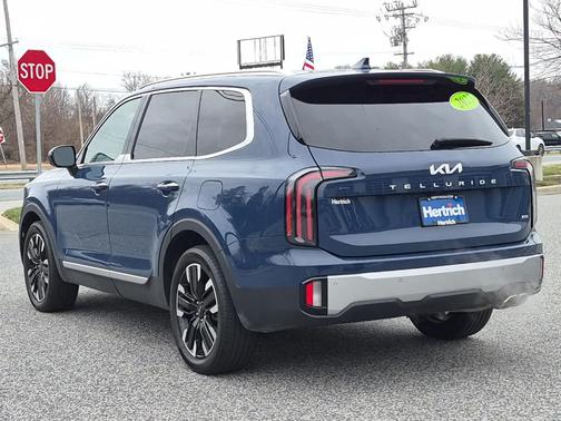 Midnight Black 2023 Kia Telluride SX