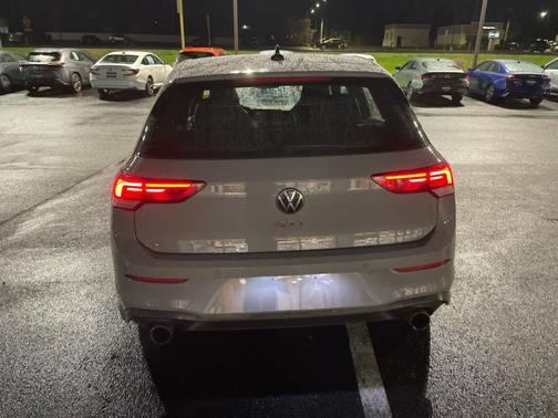 2024 Volkswagen Golf GTI 2.0T Autobahn