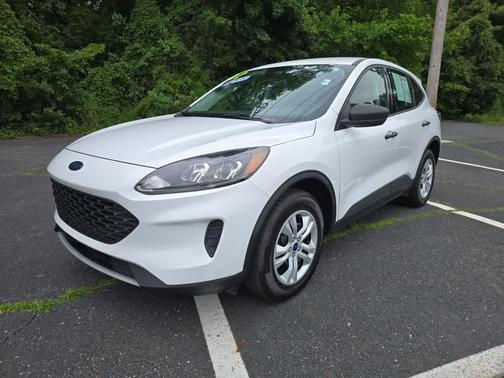 Oxford White 2022 Ford Escape S