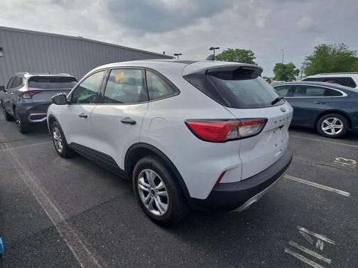 Oxford White 2022 Ford Escape S