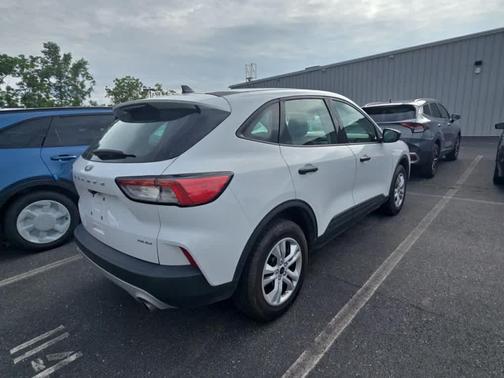 Oxford White 2022 Ford Escape S
