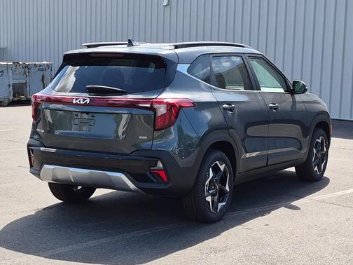 Gravity Gray 2026 Kia Seltos EX