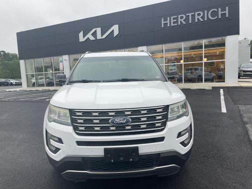 Oxford White 2016 Ford Explorer XLT