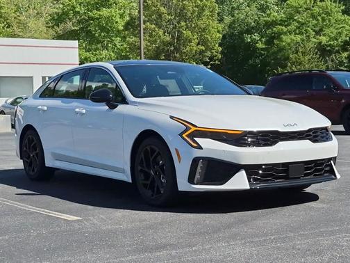 Snow White Pearl 2026 Kia K5 GT-Line