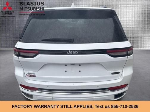 Bright White Clearcoat 2023 Jeep Grand Cherokee Overland
