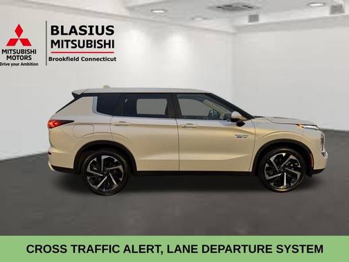 2024 Mitsubishi Outlander PHEV SE