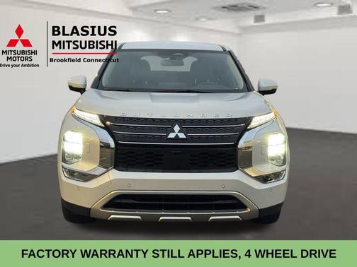 2024 Mitsubishi Outlander PHEV SE