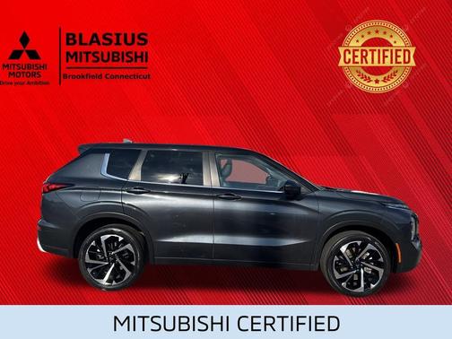 Black 2024 Mitsubishi Outlander SE