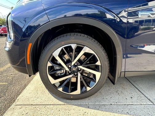 Blue 2025 Mitsubishi Outlander PHEV SE