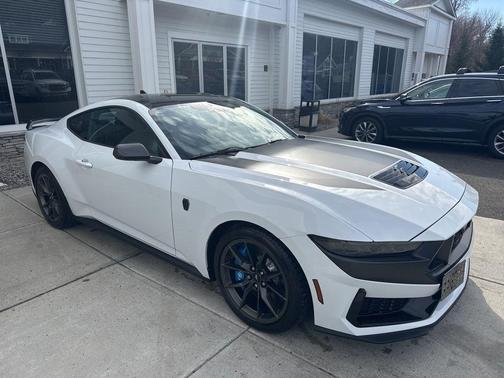 2024 Ford Mustang Dark Horse