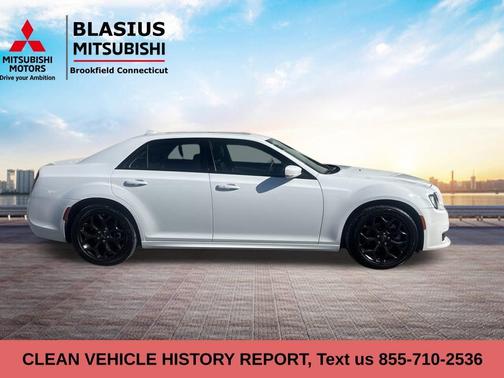 2023 Chrysler 300 Touring L