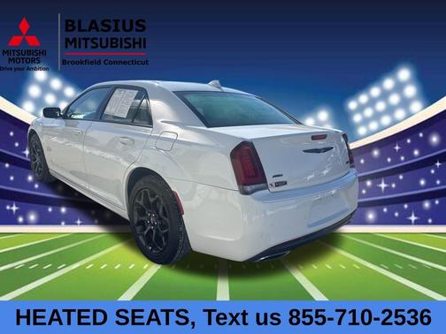 2023 Chrysler 300 Touring L