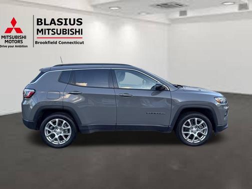 2023 Jeep Compass Latitude Lux