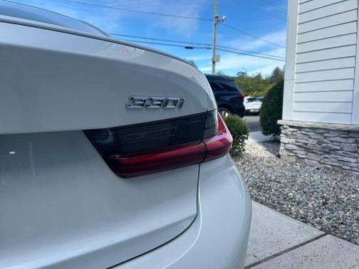 2024 BMW 330 i xDrive