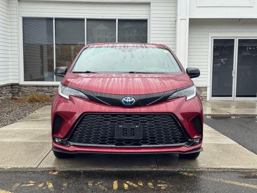 2025 Toyota Sienna XSE 7 Passenger