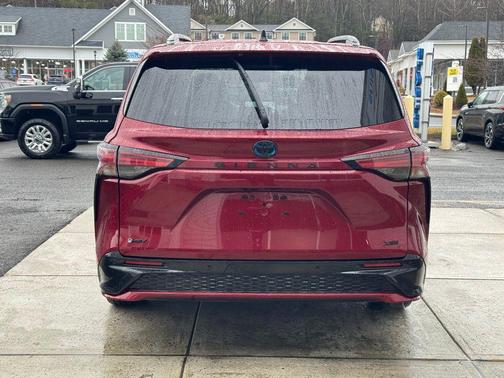 2025 Toyota Sienna XSE 7 Passenger