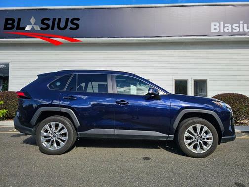 2025 Toyota RAV4 XLE Premium