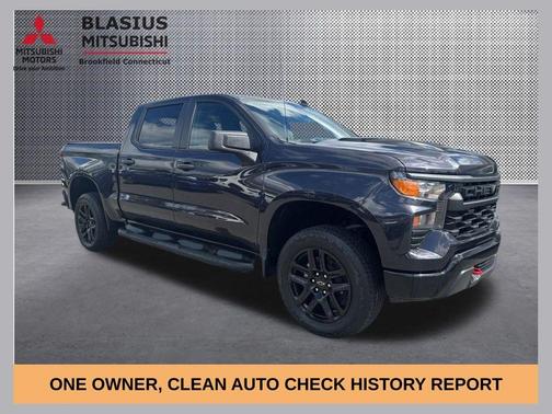 Dark Ash Metallic 2024 Chevrolet Silverado 1500 Custom Trail Boss