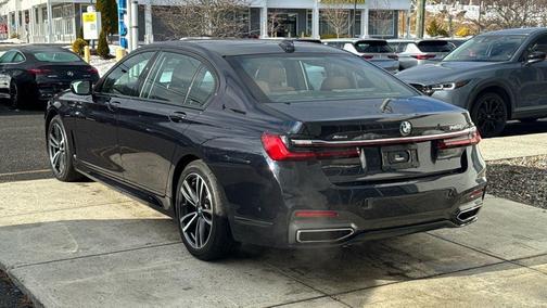 2022 BMW 740 i xDrive
