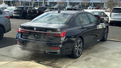 2022 BMW 740 i xDrive